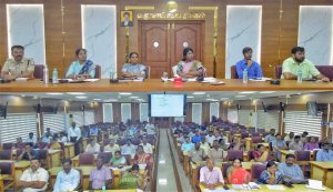 நீர் நிலைகளில் உள்ள ஆக்கிரமிப்புகளை உடனடியாக அகற்றிட வேண்டும் - ஆட்சியர் ஆர்.அழகுமீனா