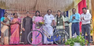 மாணவ மாணவியர்களுக்கு விலையில்லா மிதிவண்டி : அமைச்சர் த.மனோ தங்கராஜ் வழங்கினார்!