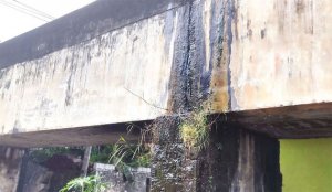 குலசேகரம் அருகே தொட்டிப்பாலம் உடைப்பு ஏற்படும் அபாயம்: சீரமைக்க பொதுமக்கள் கோரிக்கை!